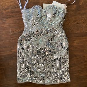 Tony Bowls silver sequin dress size 4 never worn with tags